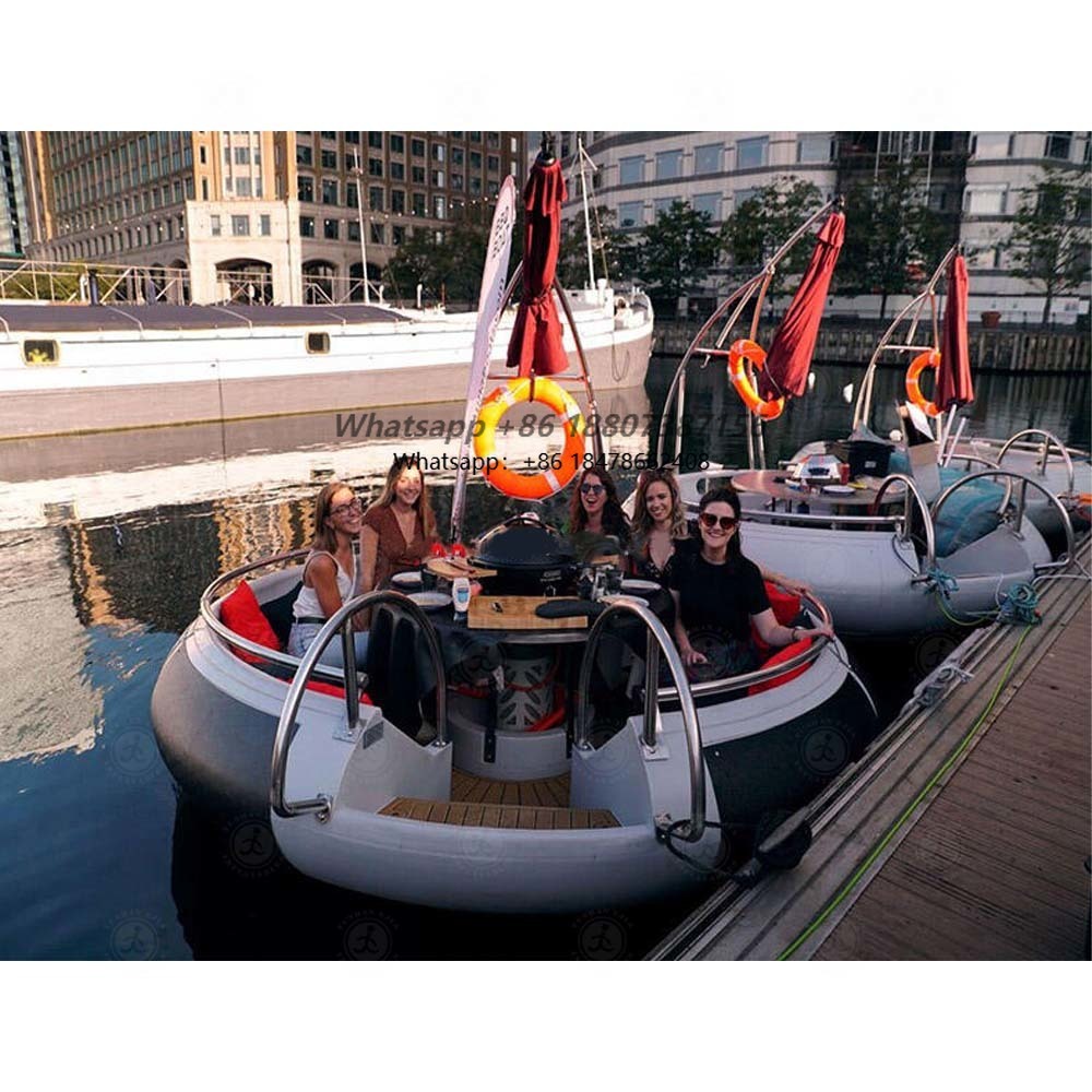 Fishing Equipment For Sale - Petit bateau à moteur en plastique